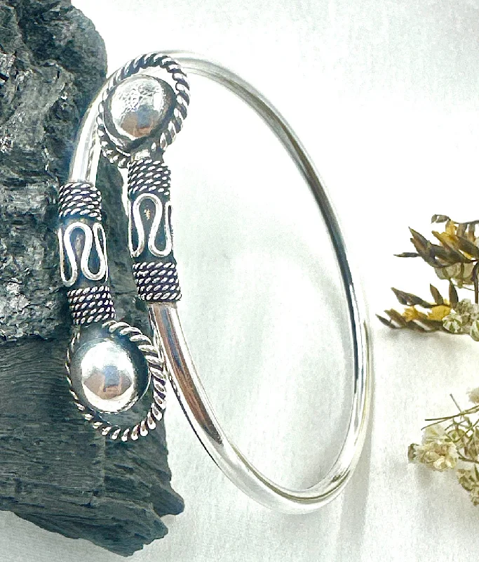 Baroque pearl bangles-The Silver Flexible Open Bracelet