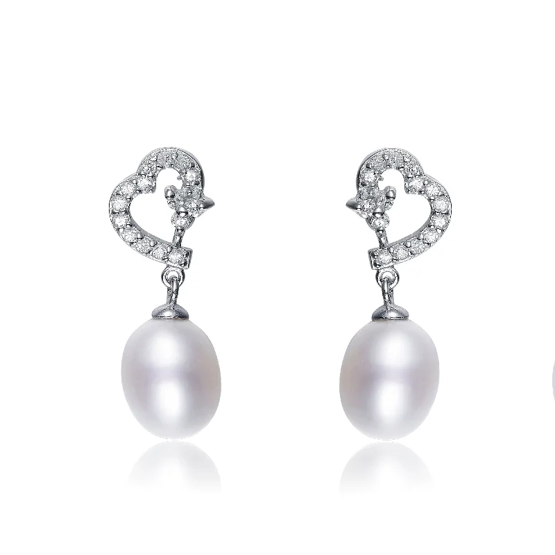 Giselle Hear Lovely Pearl Drop Earrings